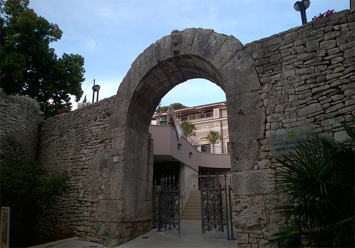 Gate of Hercules in Pula